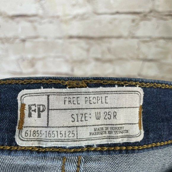 Free People Busted Ripped Knees Skinny Jeans Sz 25 distressed Medium Wash - Picture 6 of 9